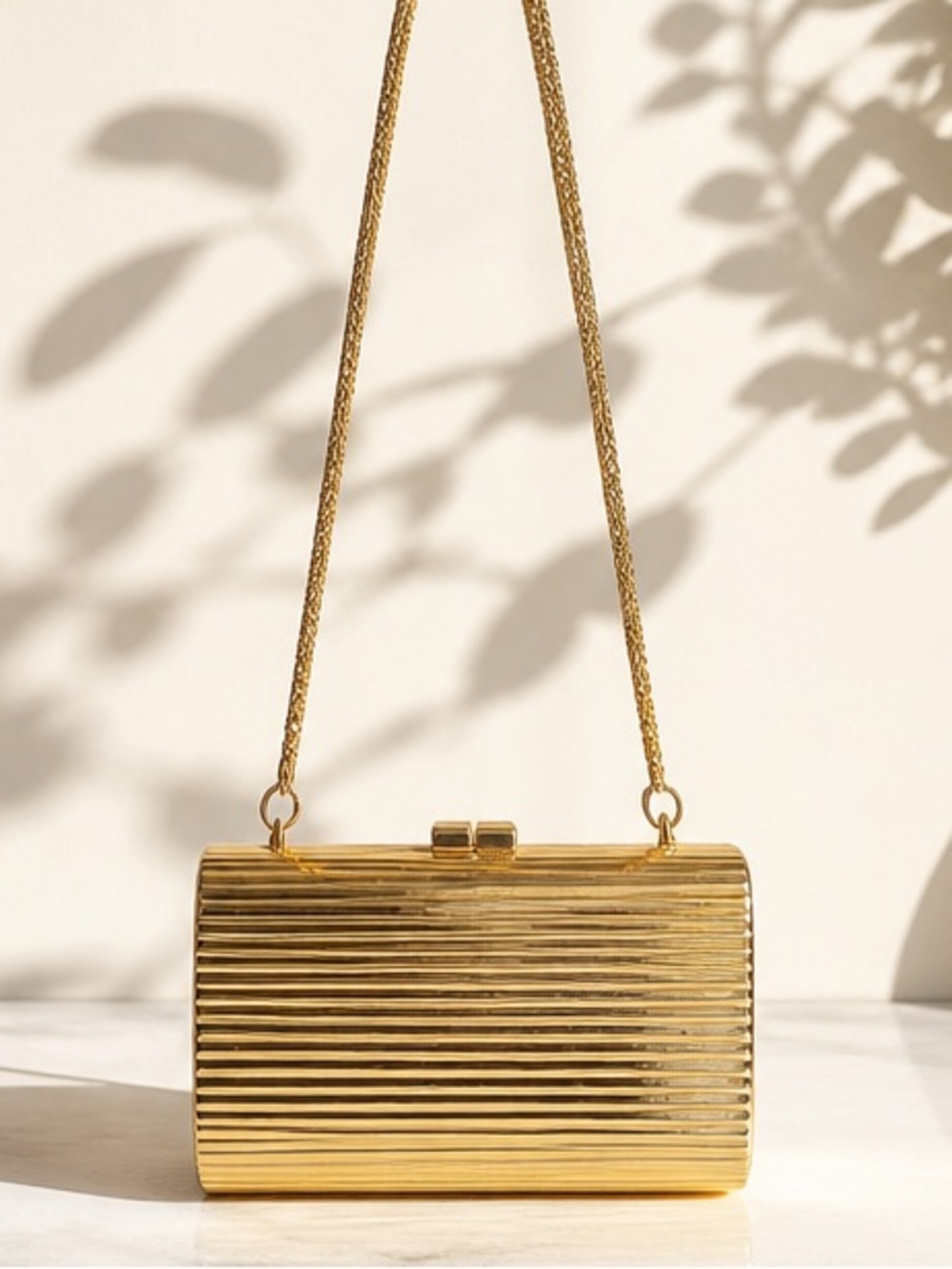 Vintage Gold Ribbed Metallic Chain-Handle Crossbody